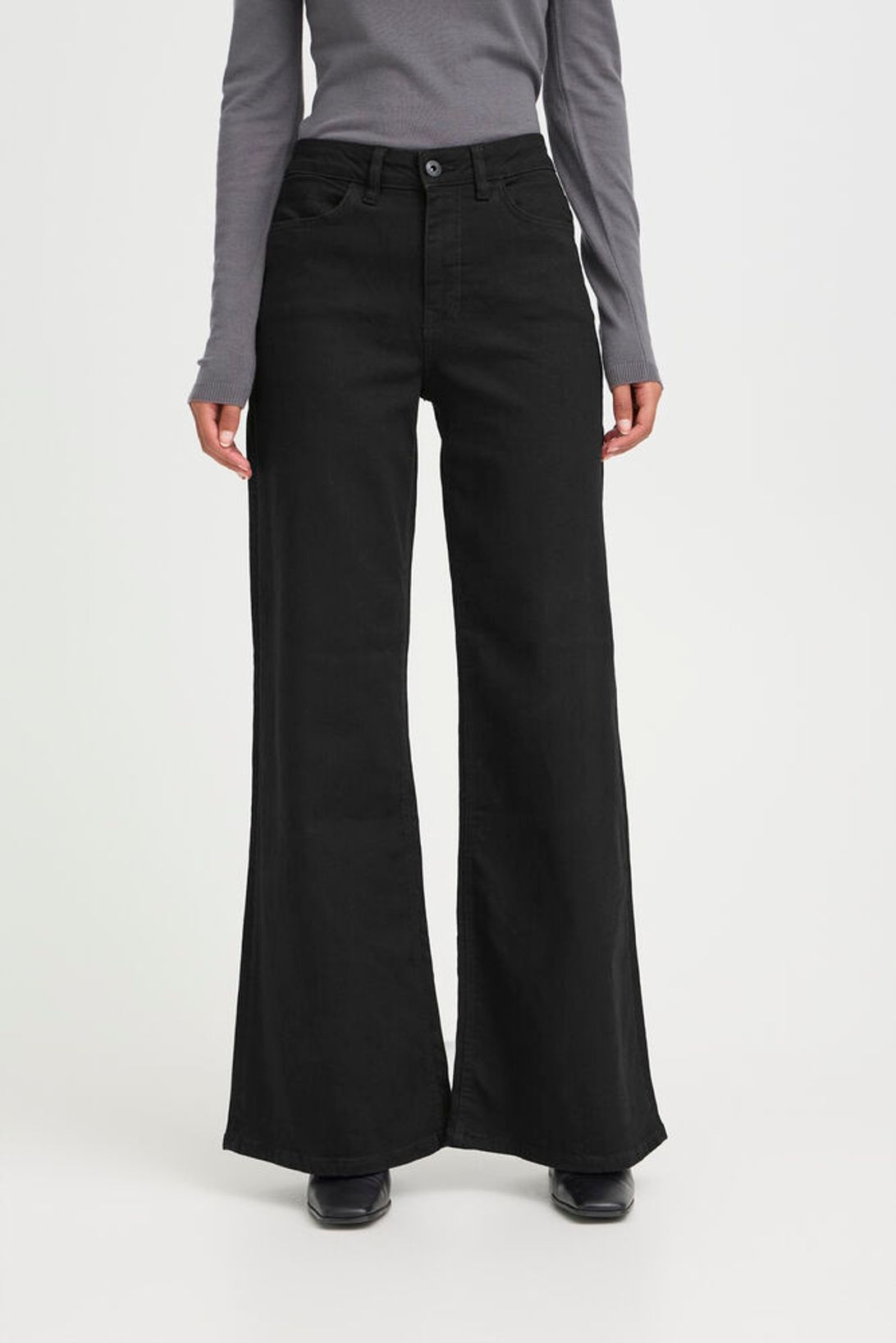 Twiggy Wide Black