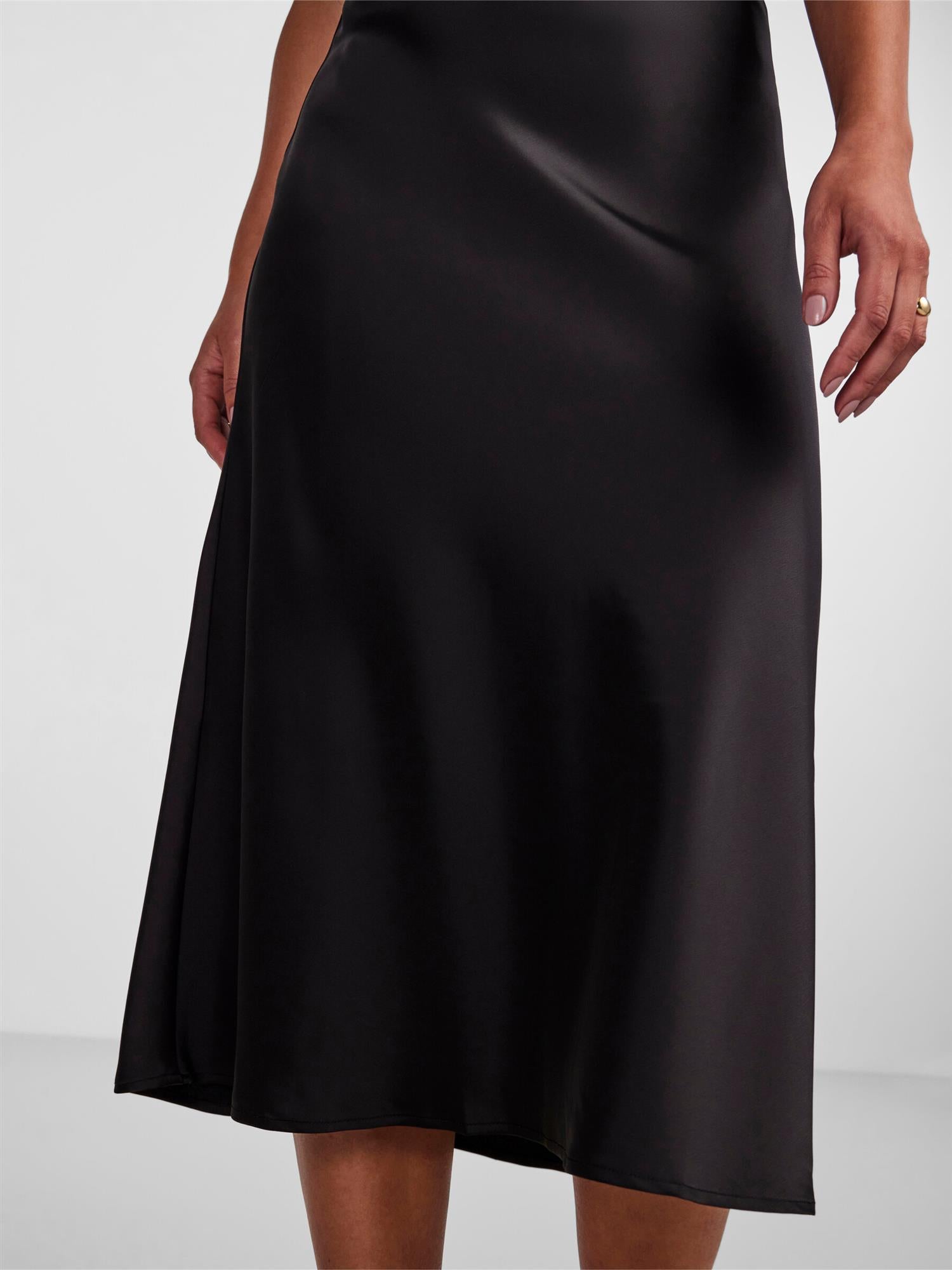 YASPELLA Midi Skirt Black