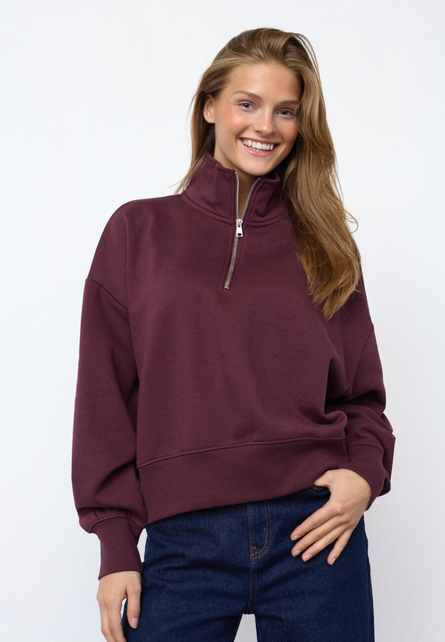 Hike Half Zip Berry