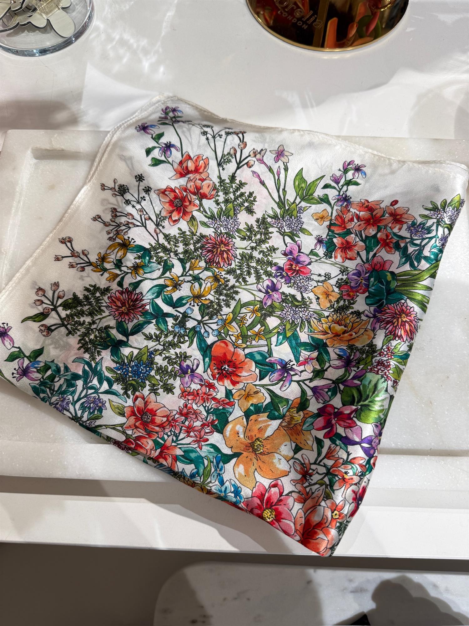 Silkeskjerf Blomster/Creme #68