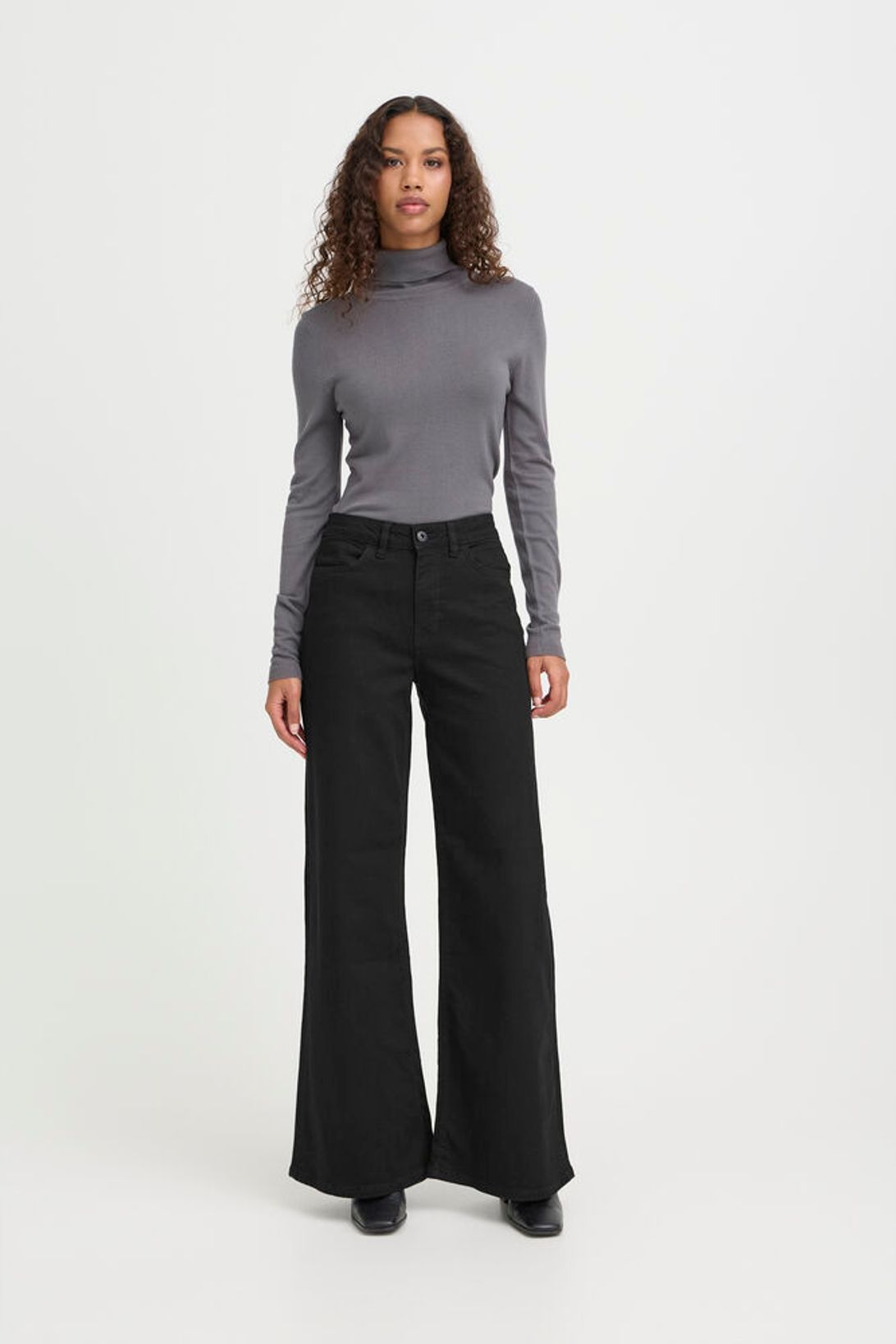 Twiggy Wide Black