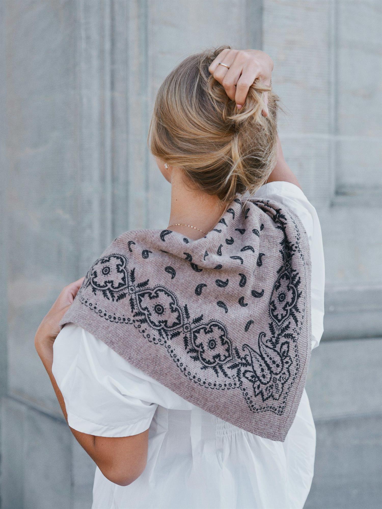 Adelina Paisley Knit Scarf Beige Melange