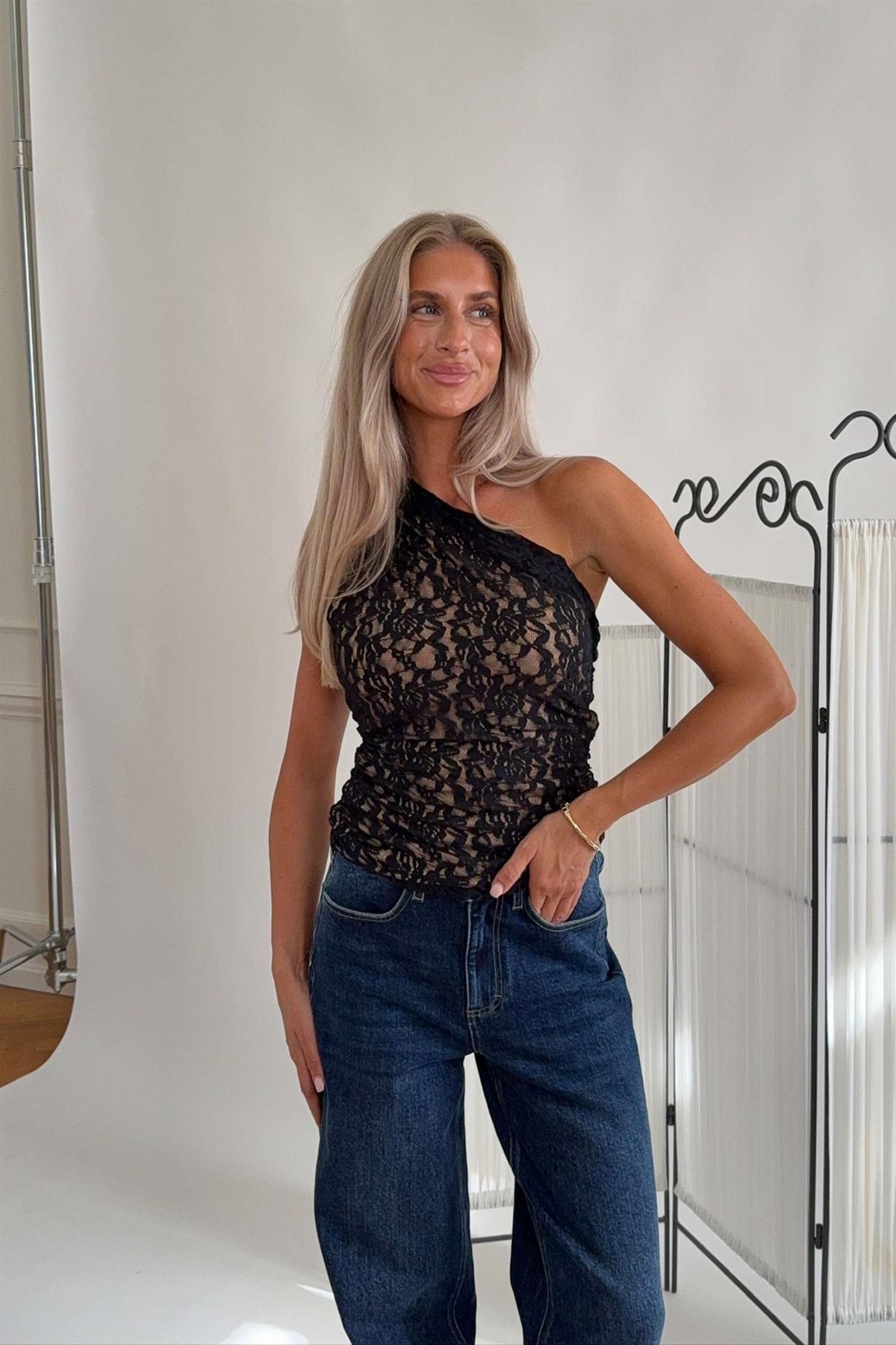 Andreaic Lace Top Black