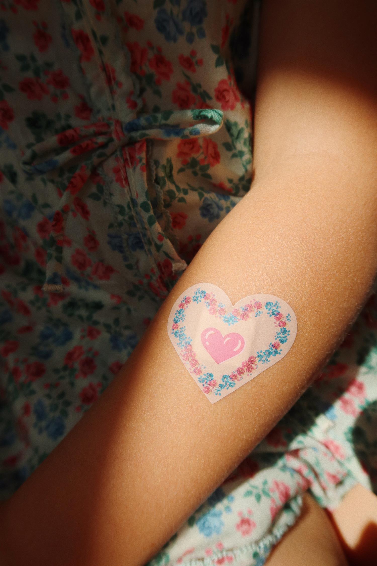 Kiss And Comfort Bandages Pink Mix