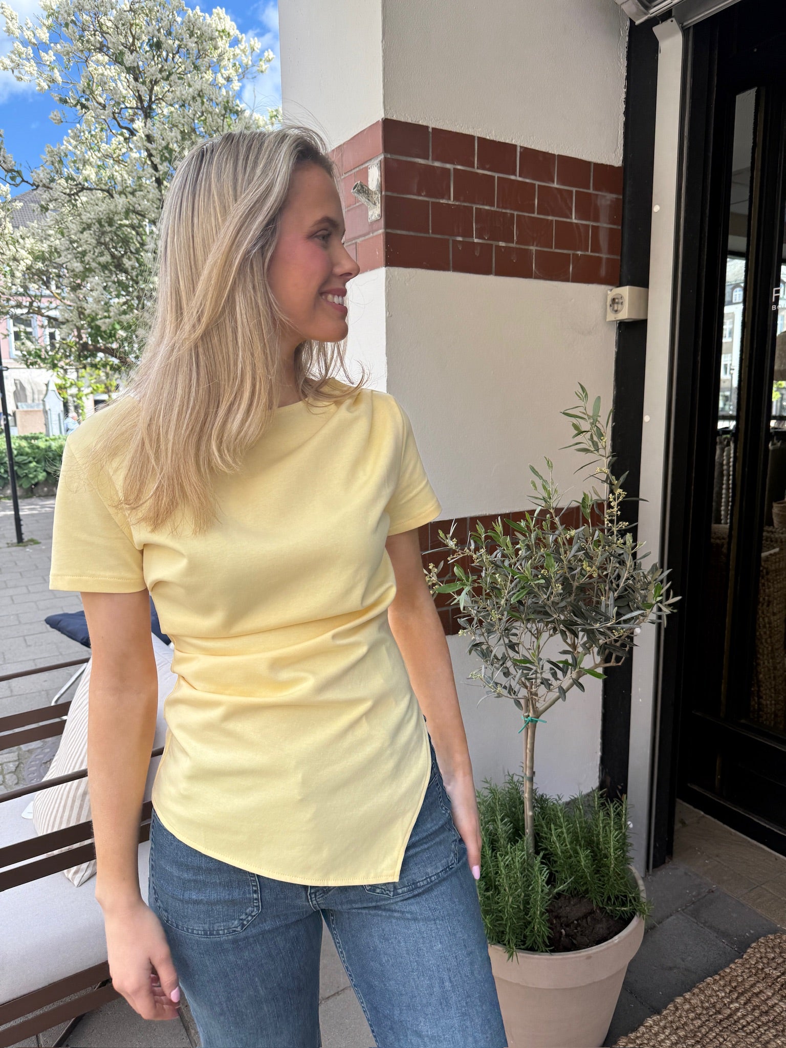 Veda Top Straw