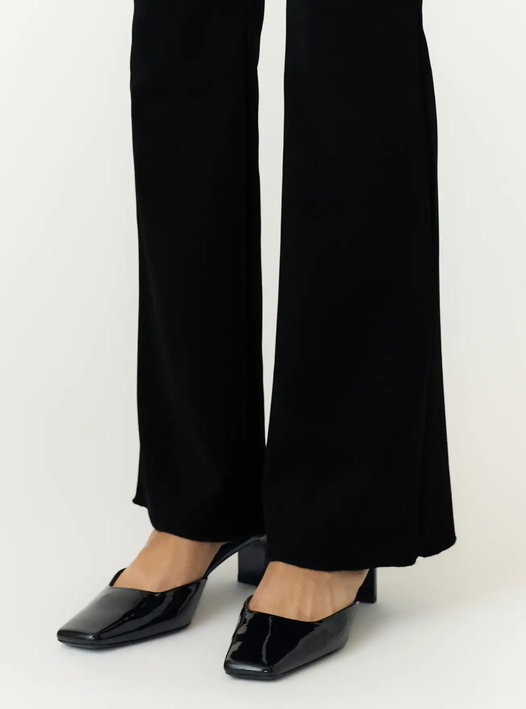 YASTHERESE Pant Black