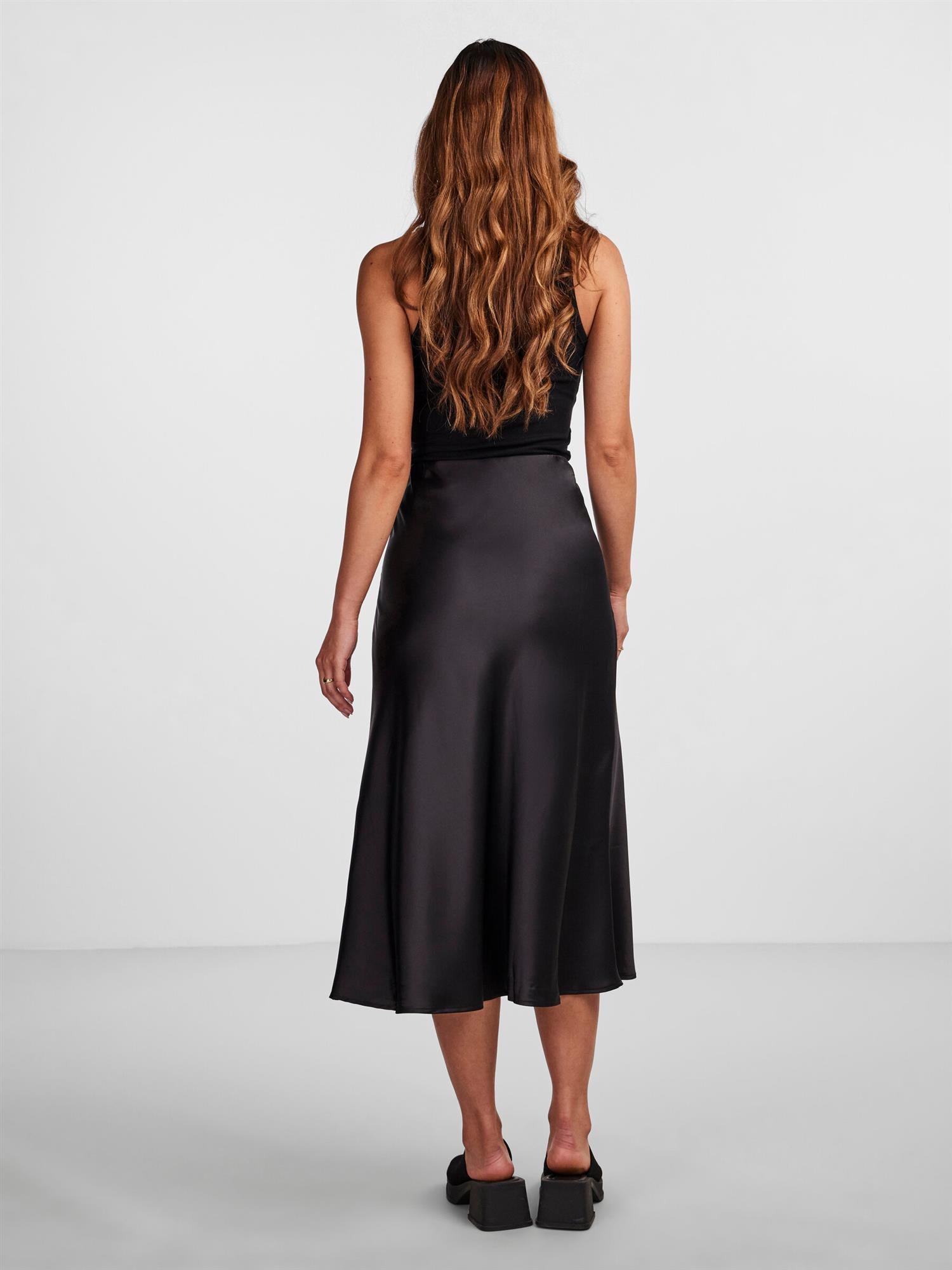 YASPELLA Midi Skirt Black