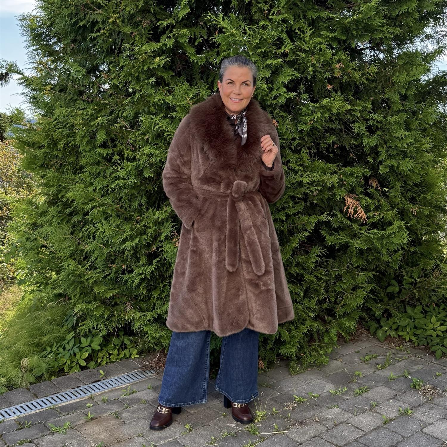 Tokyo Fuskepels Kåpe