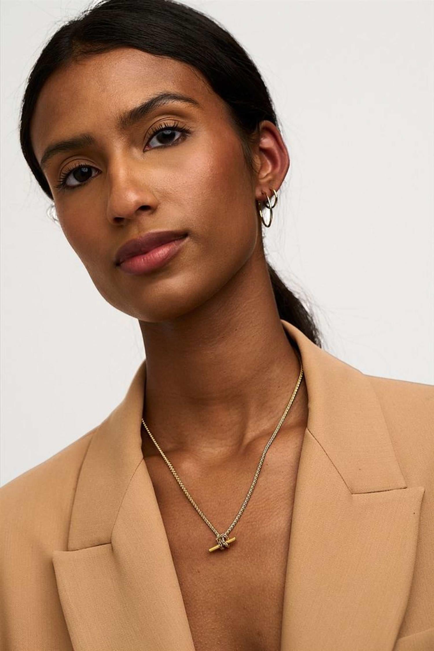 T-Bar Knot Necklace Gold