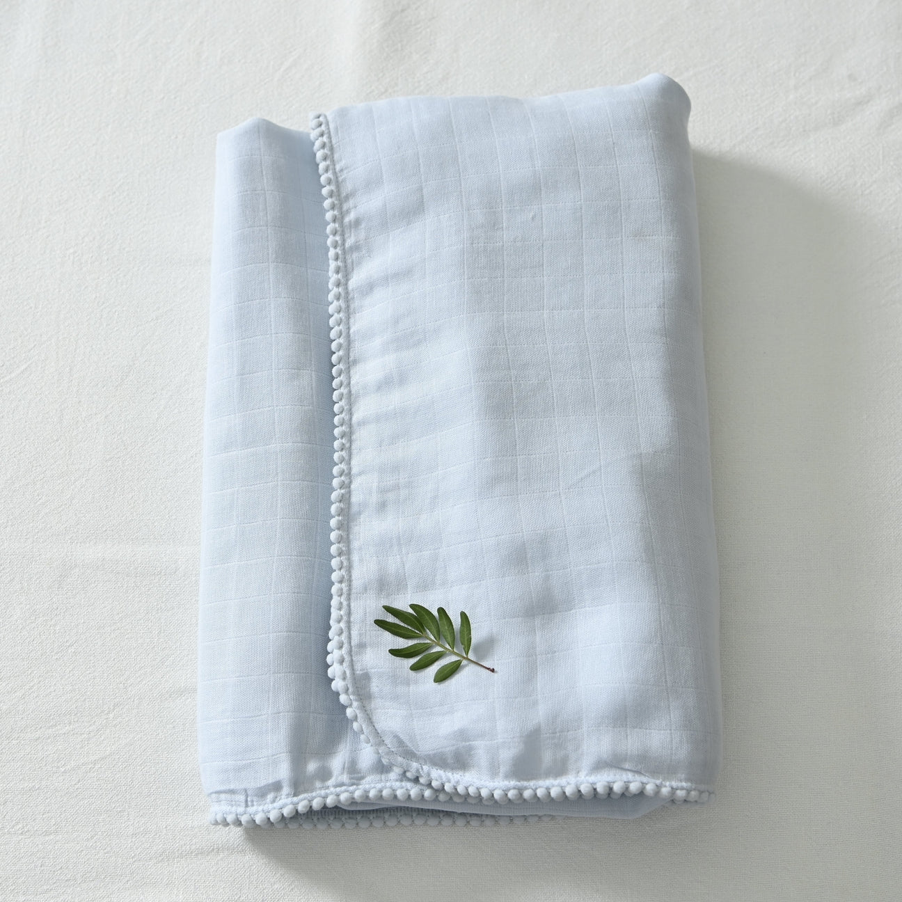 Pom Pom Muslin Blanket (1-pack) Baby Blue