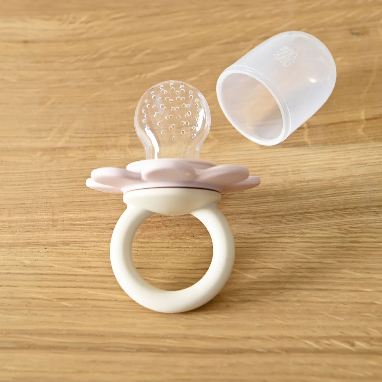 Poppy Fruit Feeder Cream & Light Pink