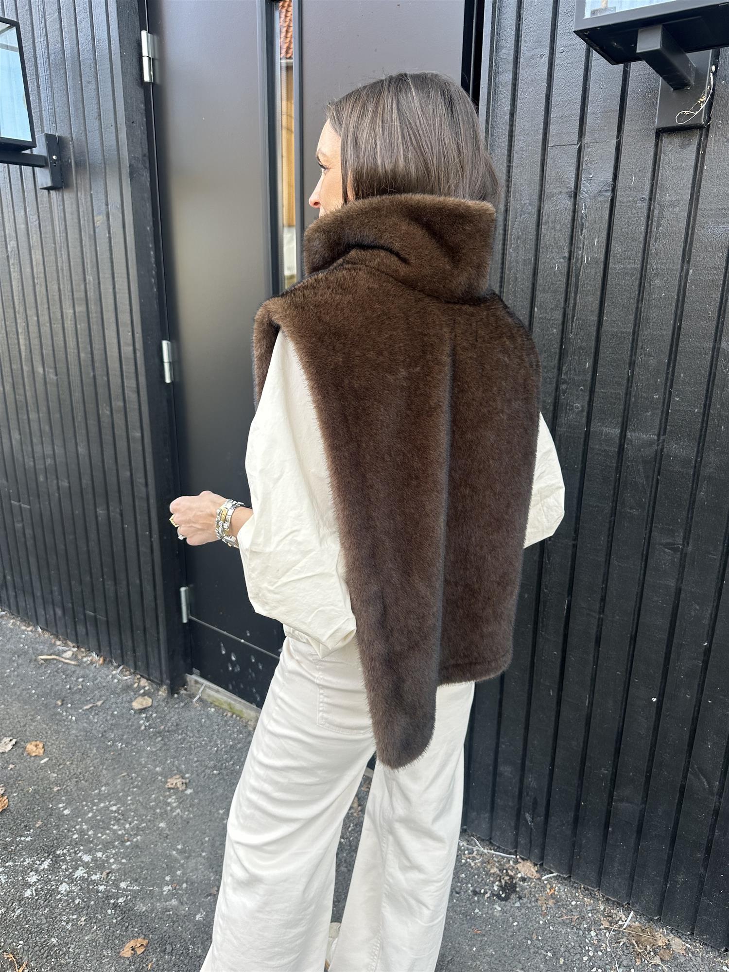 Fuskepels Poncho Dark Brown