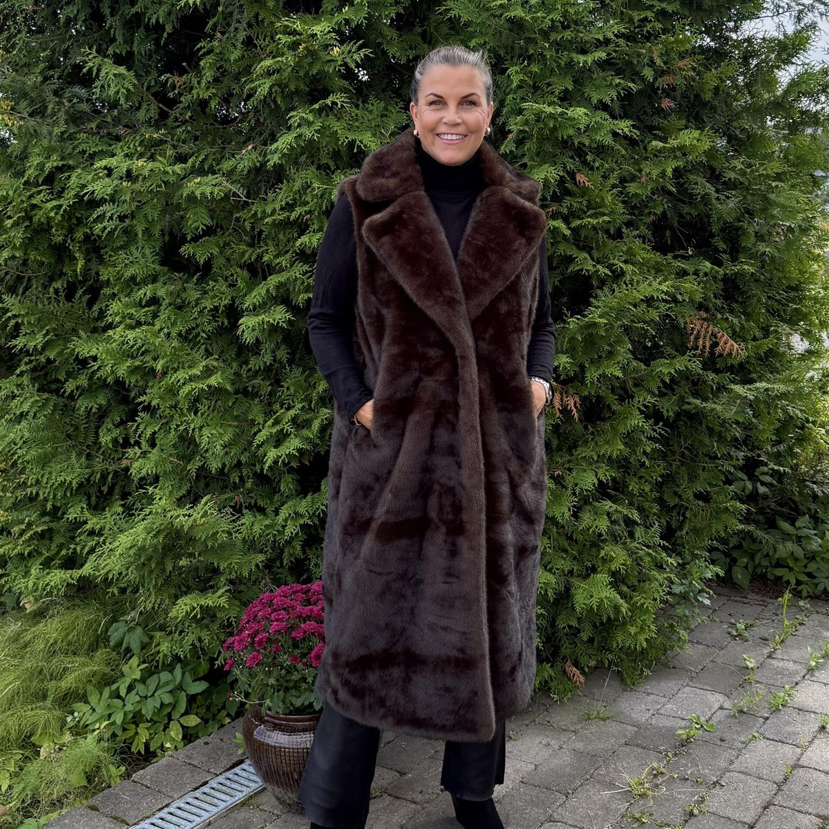 St. Moritz Lang Fuskepels Vest Minkbrun