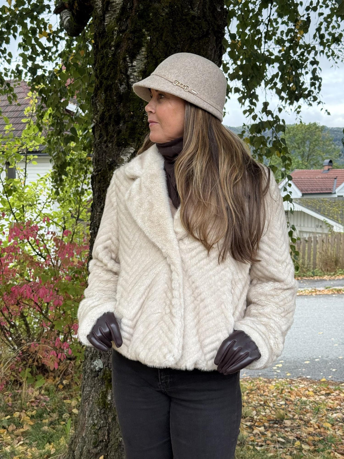 Alexandra Fuskepels Jakke Kort Lys Beige