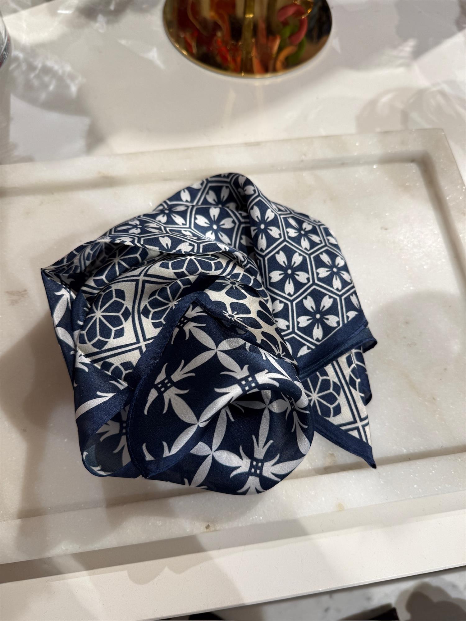 Silkeskjerf Blå Blomster #62