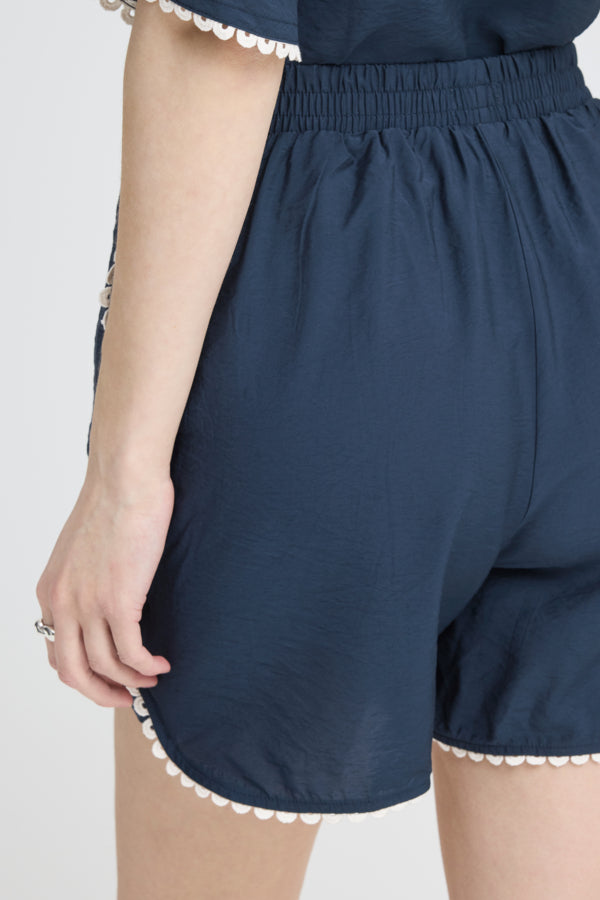 Leni Shorts Total Eclipse