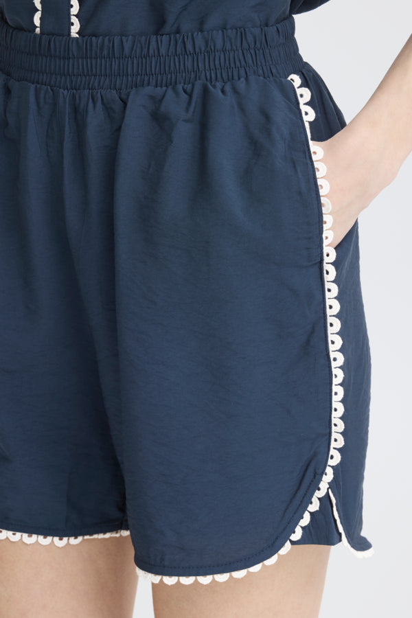 Leni Shorts Total Eclipse
