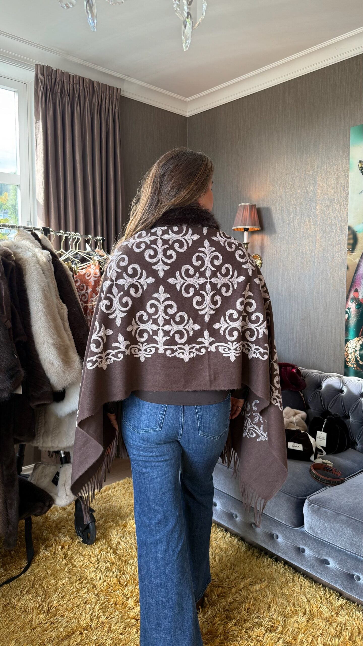 Exclusive Jackie Skjerf m/Fuskepels Plain Brun