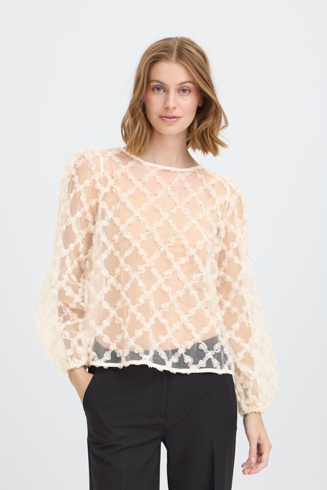 Elki Blouse Almond Milk