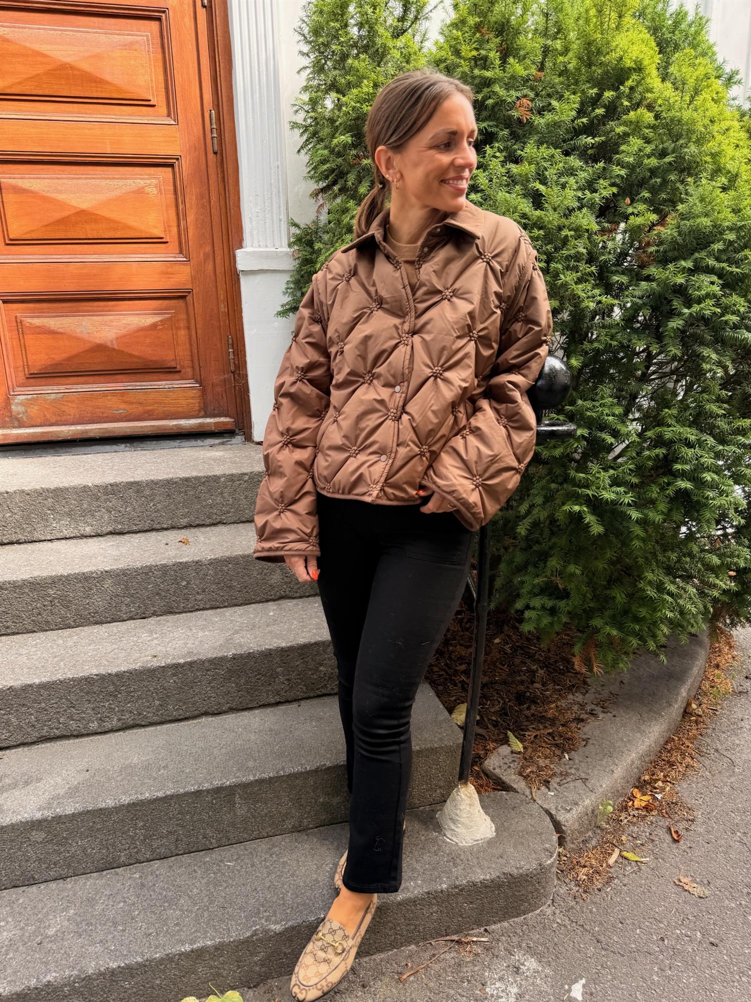 Eqa Jacket Brown
