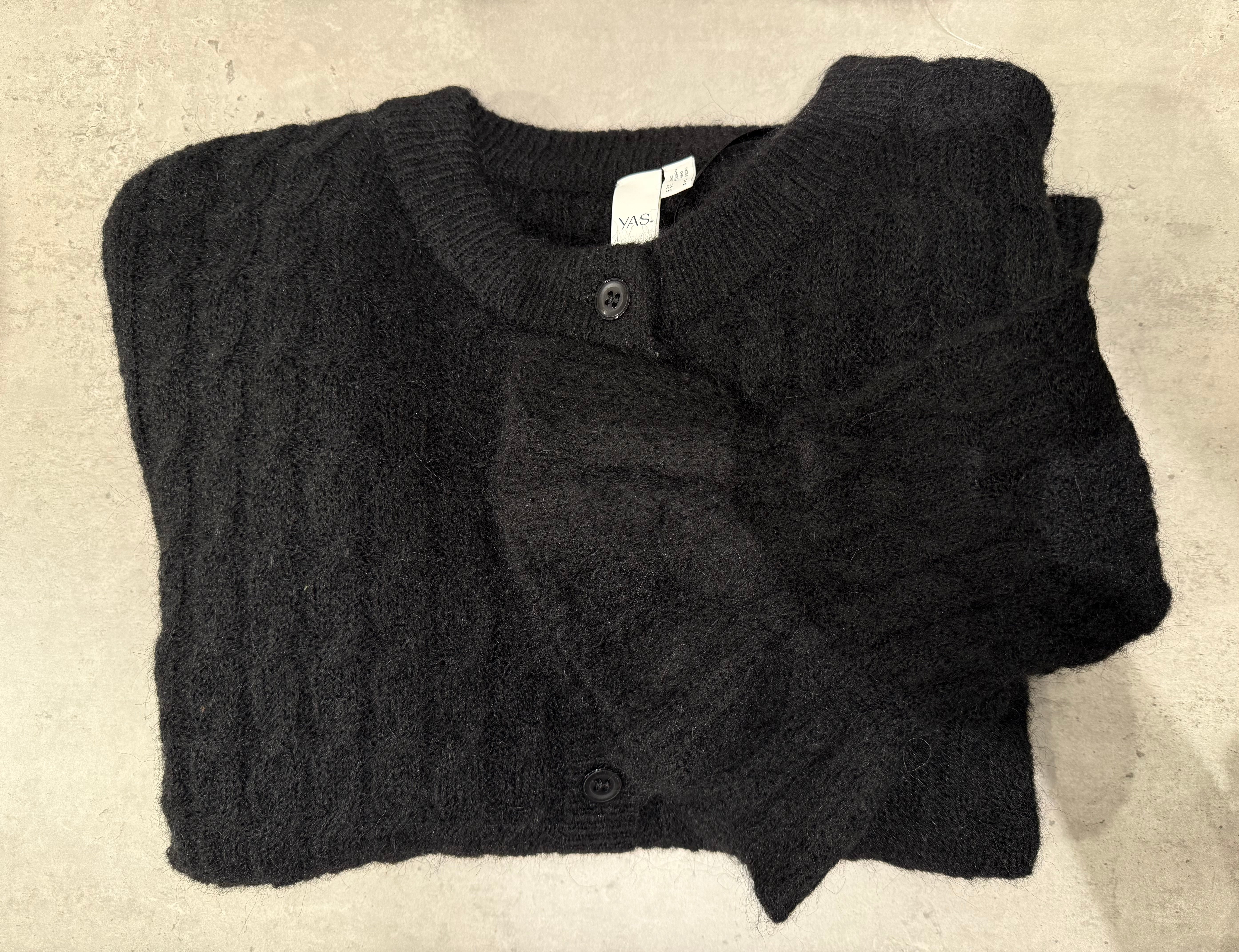 Yasnuma Cardigan Black