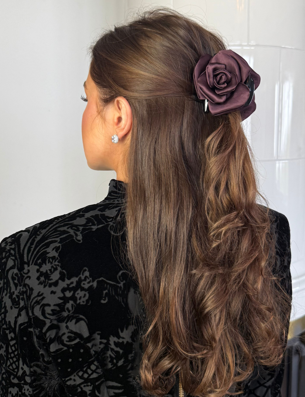 Hårklype blomst satenglook - Brun