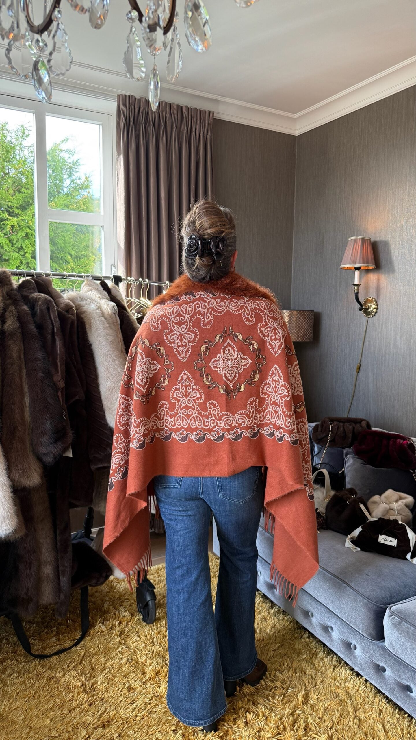 Exclusive Jackie Skjerf m/Fuskepels Brent Orange