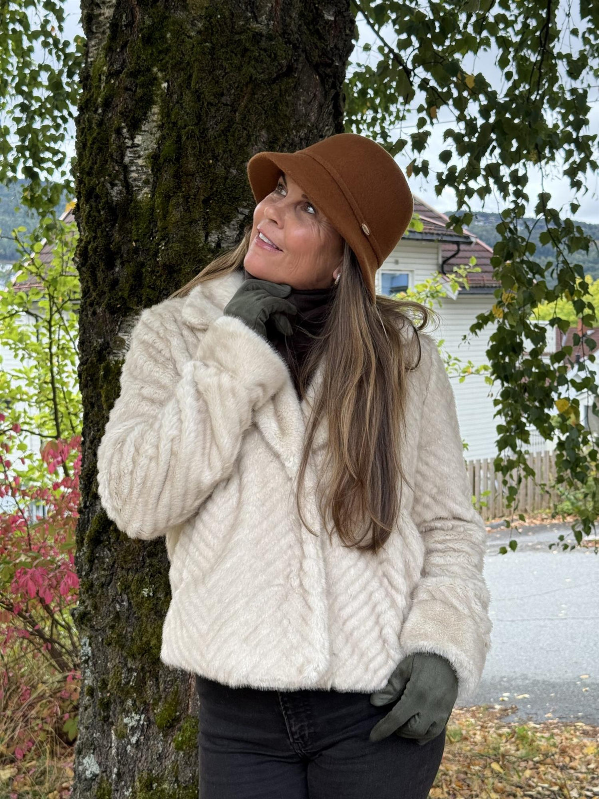 Alexandra Fuskepels Jakke Kort Lys Beige
