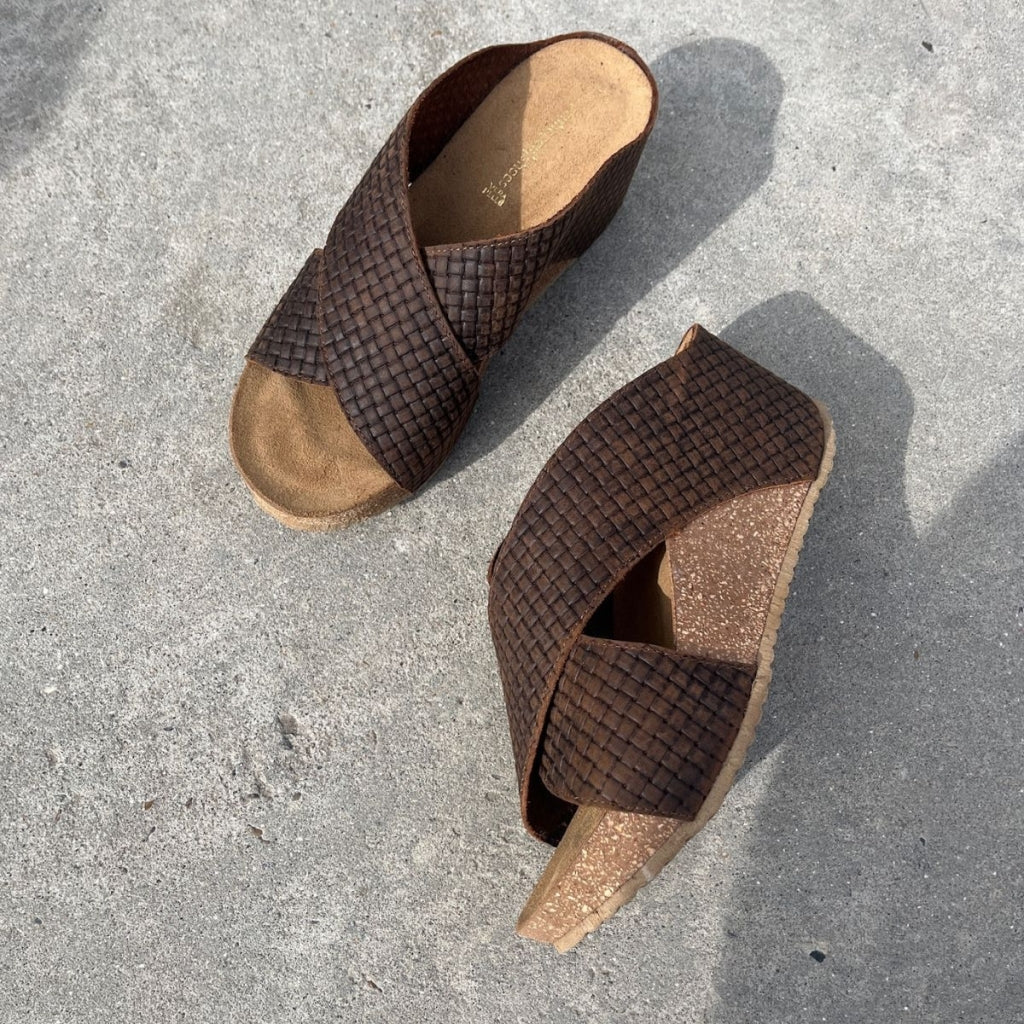 The Dance Dark Brown