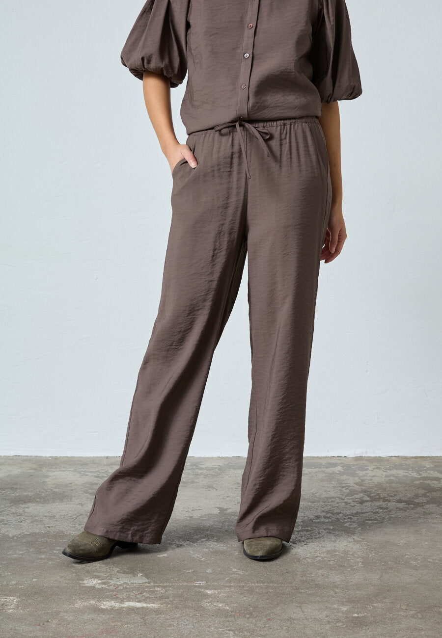 Ella Pant Chocolate