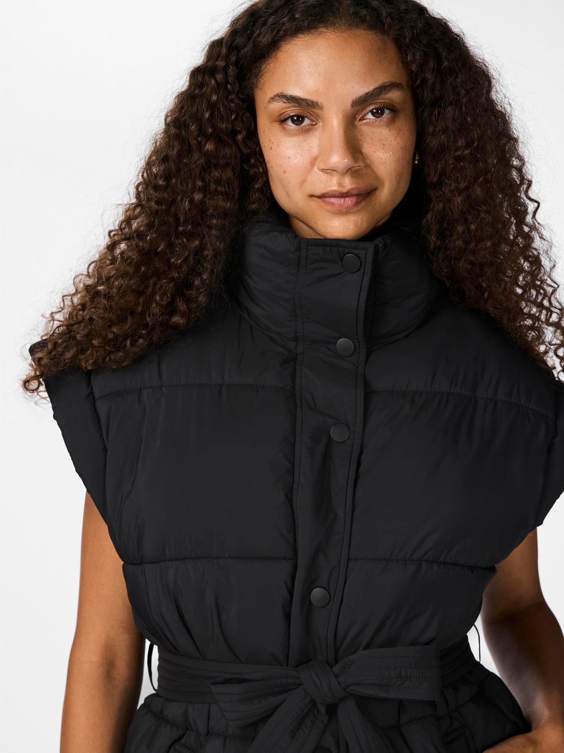 YASMERLA Padded Vest Black