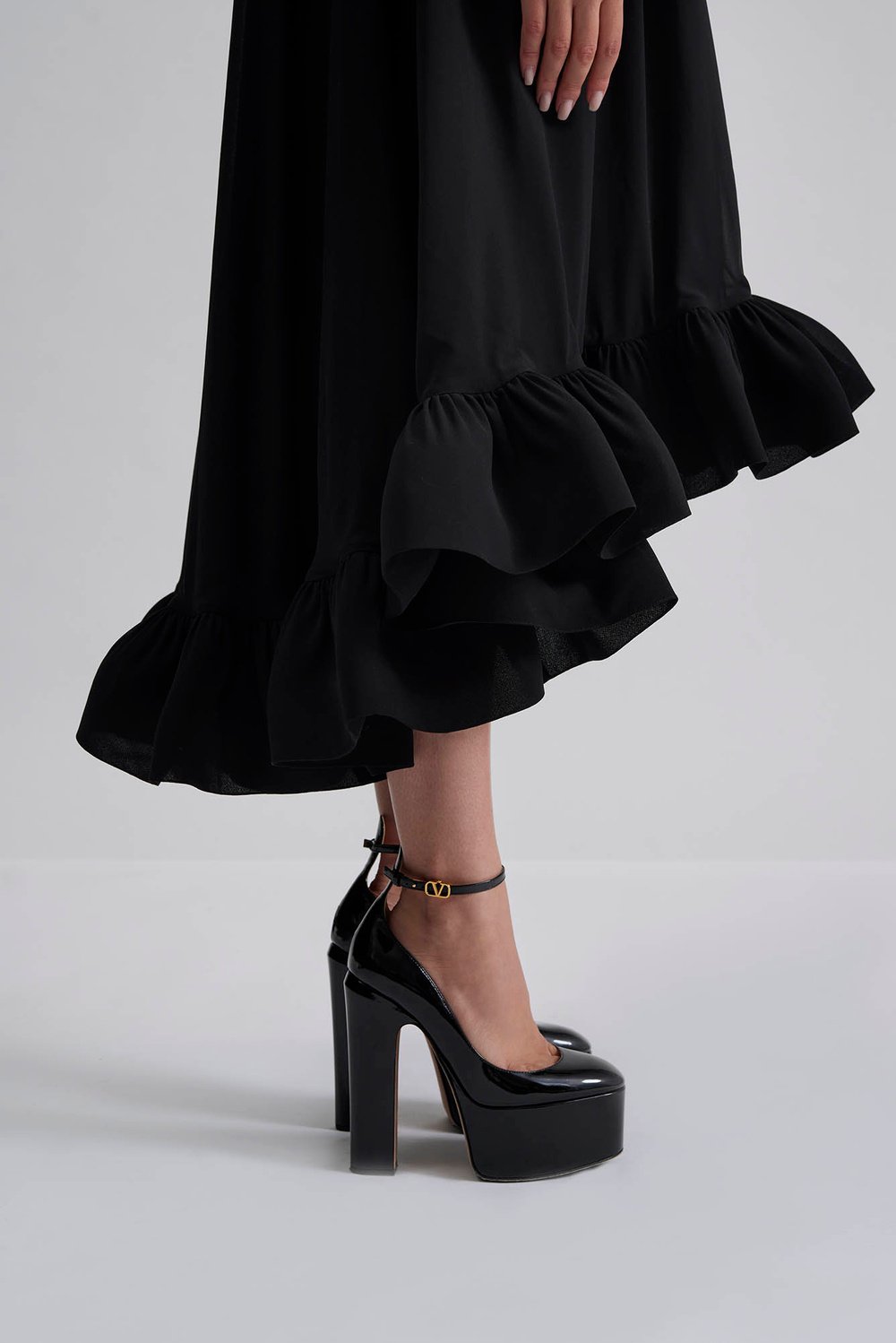 Sabrina Halterneck Ruffled Maxi Dress Black