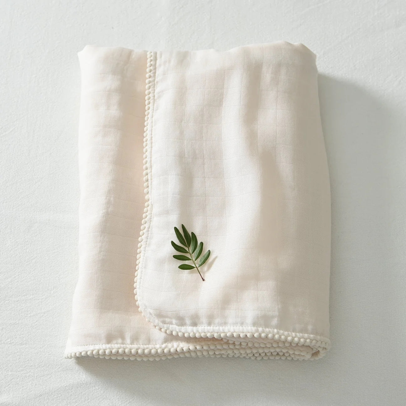Pom Pom Muslin Blanket (1-pack) Baby Pink
