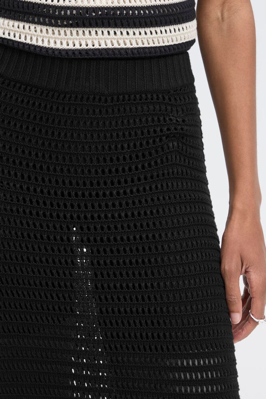 Betues Skirt Black