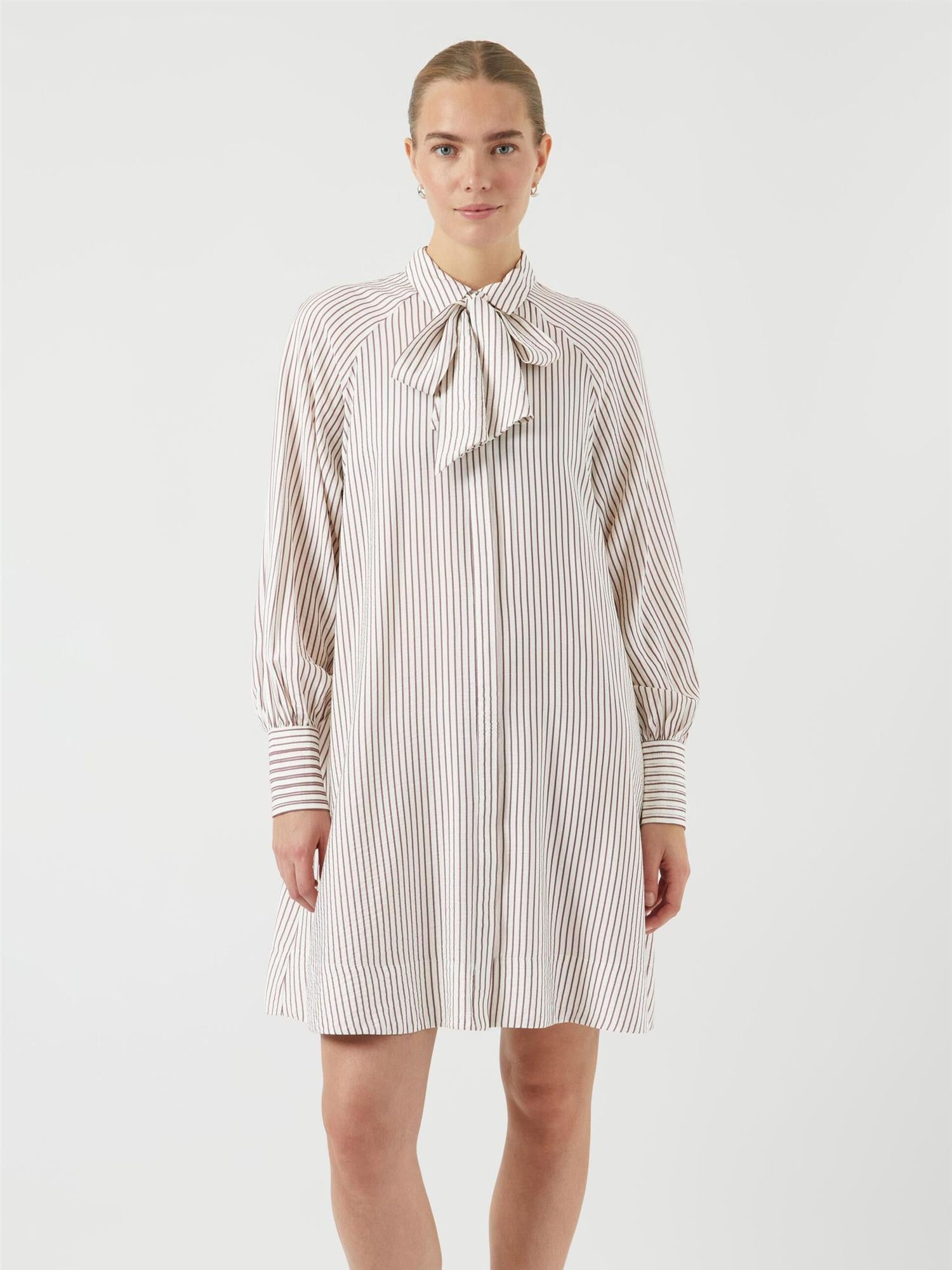 YASPIL Bow Shirt Dress Star White/Deep Taupe