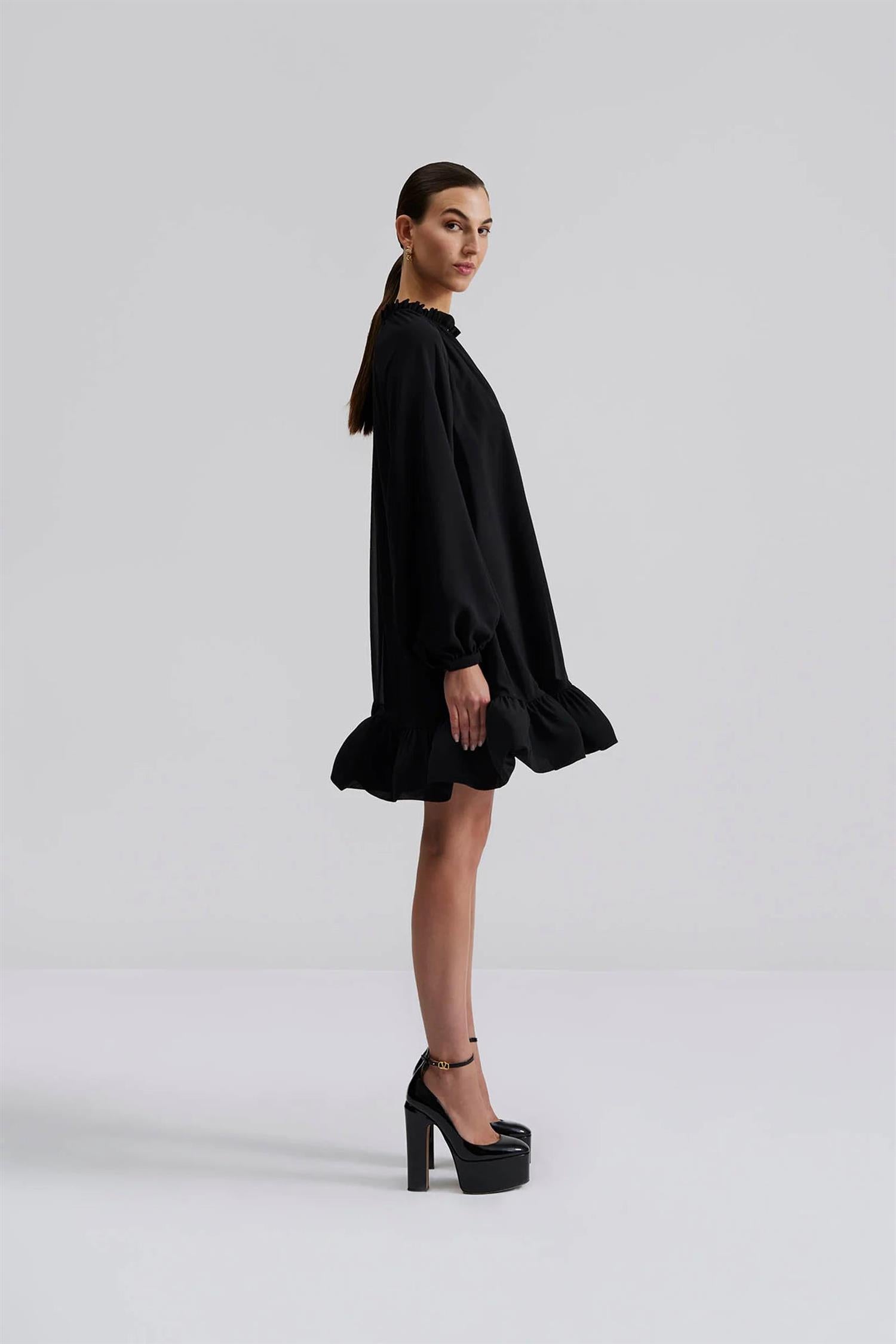 Alva Detailed Mini Dress Black