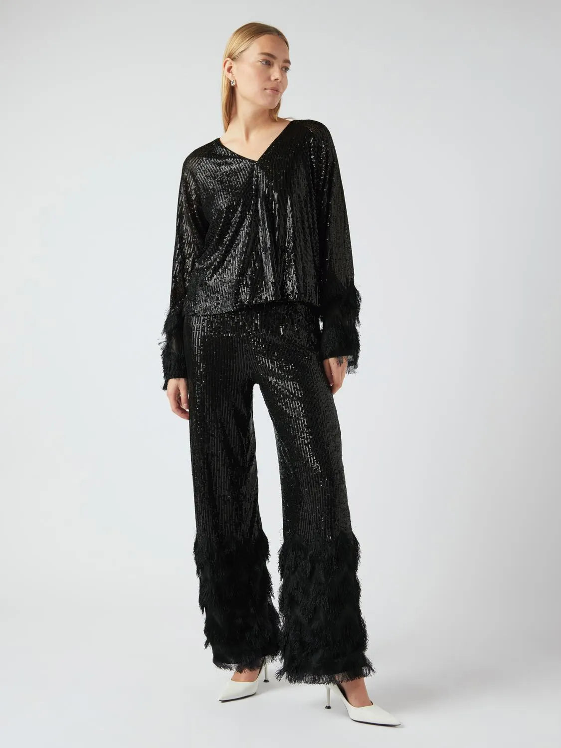 YASFLOW V-Neck Sequin Top Black